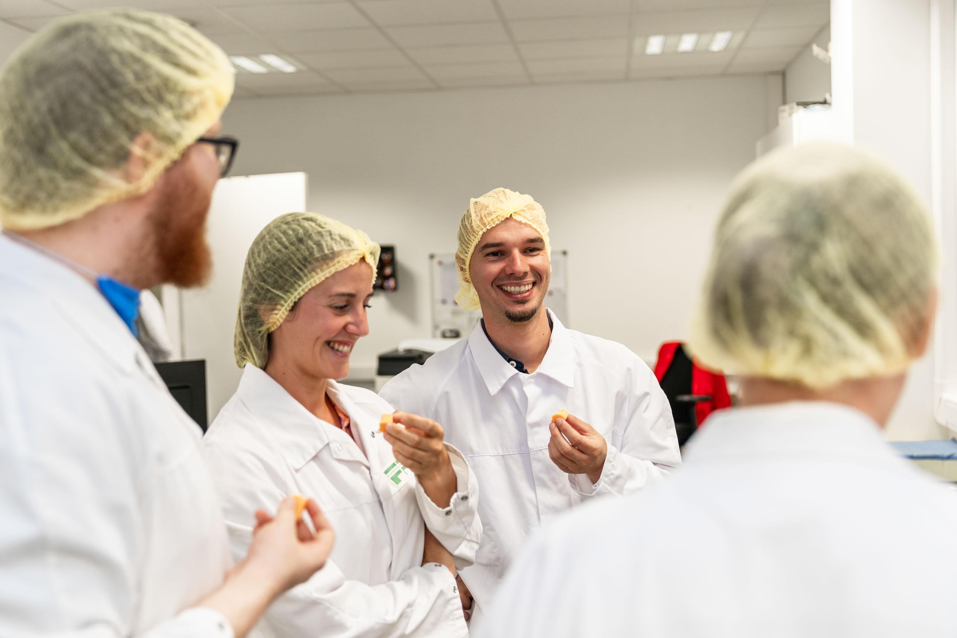 Van kaasexpert tot talentmagneet voor FFP | Perfect Pixel Hoe Flanders Food Productions haar nieuwe identiteit doortrok tot op de werkvloer: met echte mensen, een helder verhaal en een slimme ‘werken bij’-aanpak.
