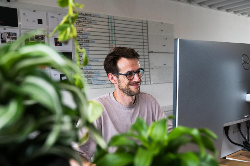 Het team van Perfect Pixel combineert strategisch inzicht met creatieve flair en een persoonlijke aanpak. Wij zijn denkers, doeners en meedenkers die merken helpen groeien met branding, design en content. Maak kennis met de gezichten achter de pixels.